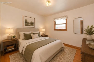 Classic Cudahy charm meets endless potential in this - photo 23