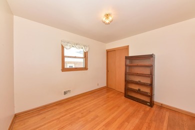 Classic Cudahy charm meets endless potential in this - photo 25