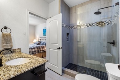 Welcome to this exquisite custom-built Carmen Homes masterpiece - photo 26