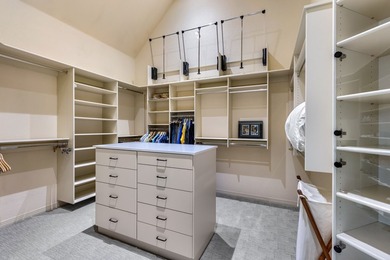 Welcome to this exquisite custom-built Carmen Homes masterpiece - photo 31