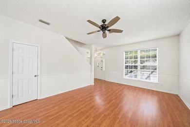 Spacious 5 bedroom, 3 bathroom home in the highly sought after - photo 2