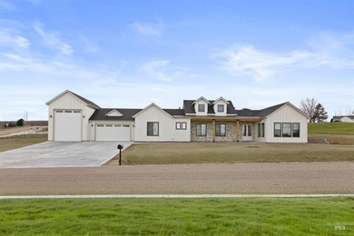 Enjoy the quiet, peaceful surroundings of this premier golf - photo 1