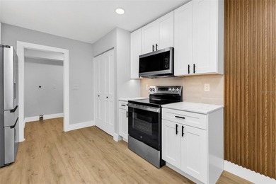 Virtually Staged. Located in the highly desirable South Venice - photo 21