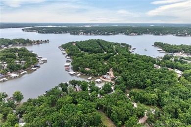LAKE LIVING AT ITS FINEST! Spectacularly remodeled waterfront - photo 24
