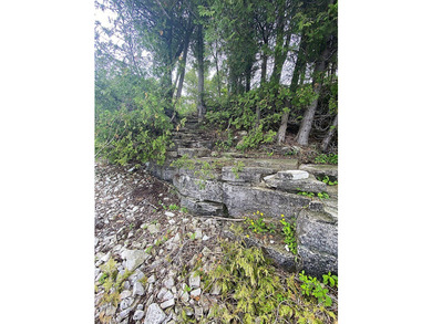 Encompassing roughly 250 feet of Green Bay waterfront about a - photo 24