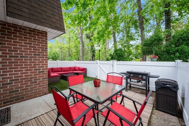 Beautifully updated Carlton model ideally positioned within the - photo 25
