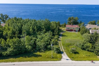 Encompassing roughly 250 feet of Green Bay waterfront about a - photo 29