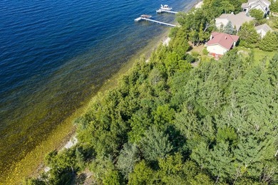 Encompassing roughly 250 feet of Green Bay waterfront about a - photo 31