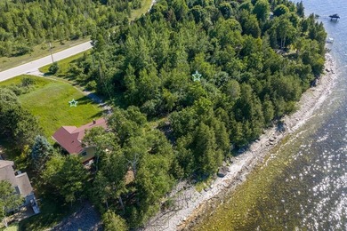 Encompassing roughly 250 feet of Green Bay waterfront about a - photo 36