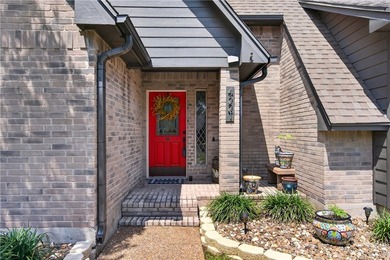 Pride of ownership shows throughout this meticulously well-kept - photo 4