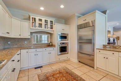 EXCEPTIONAL RESIDENCE IN THE VIRGINIAN GOLF CLUB, the region's - photo 12