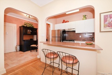GREAT NECK PLAZA - Welcome to THE WINDSOR @ 21 Barstow Road // - photo 15