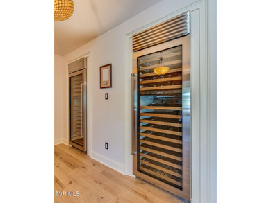 EXCEPTIONAL RESIDENCE IN THE VIRGINIAN GOLF CLUB, the region's - photo 29