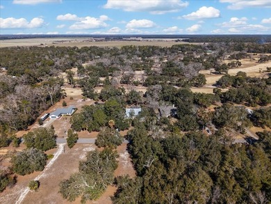 Welcome to this spacious and inviting 3/2.5 home offering 2164 - photo 42
