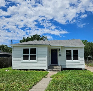 Renovated 2-bedroom, 1-bath home with a 1-car garage with brand - photo 1