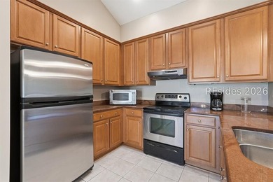 Enjoy peaceful lagoon views and an open-concept home, ideally - photo 11