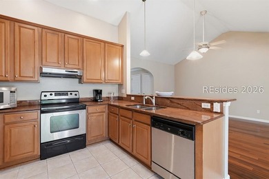 Enjoy peaceful lagoon views and an open-concept home, ideally - photo 12