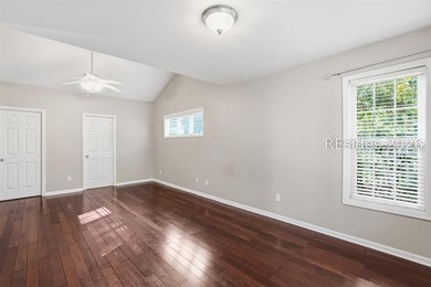 Enjoy peaceful lagoon views and an open-concept home, ideally - photo 16