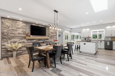 Gorgeous completely renovated home on one floor inside the gates - photo 18