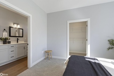 Welcome to Your Dream Home! Discover effortless luxury in this - photo 18