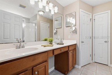 Enjoy peaceful lagoon views and an open-concept home, ideally - photo 19