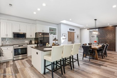 Gorgeous completely renovated home on one floor inside the gates - photo 21