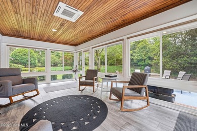 Gorgeous completely renovated home on one floor inside the gates - photo 25
