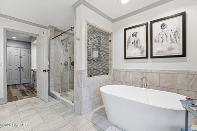 Gorgeous completely renovated home on one floor inside the gates - photo 38