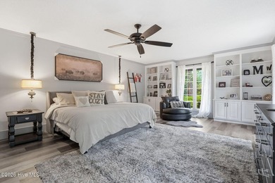 Gorgeous completely renovated home on one floor inside the gates - photo 39