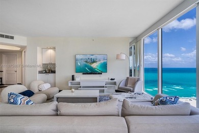 This beautiful furnished residence features an open kitchen with - photo 1