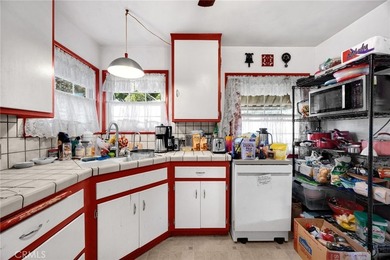 SINGLE-STORY, CORNER LOT home located in a quiet neighborhood in - photo 13