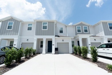 Lake Townhome/Townhouse For Sale in Kissimmee, Florida