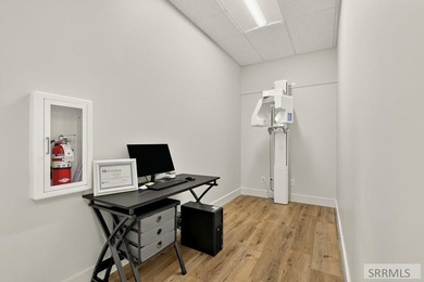 Exceptional opportunity to own a modern, professionally designed - photo 20