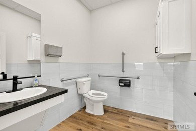 Exceptional opportunity to own a modern, professionally designed - photo 25