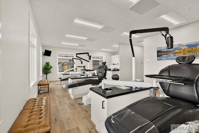 Exceptional opportunity to own a modern, professionally designed - photo 32