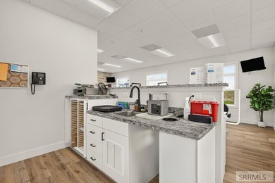 Exceptional opportunity to own a modern, professionally designed - photo 36