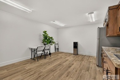 Exceptional opportunity to own a modern, professionally designed - photo 40