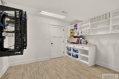 Exceptional opportunity to own a modern, professionally designed - photo 43