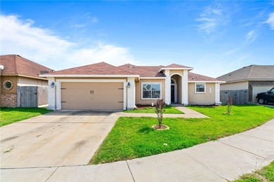 Welcome to 1121 Blackbuck Lane! Right when you step through the - photo 1