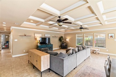Welcome to 1121 Blackbuck Lane! Right when you step through the - photo 3