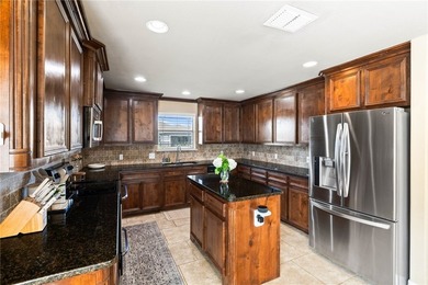Welcome to 1121 Blackbuck Lane! Right when you step through the - photo 8
