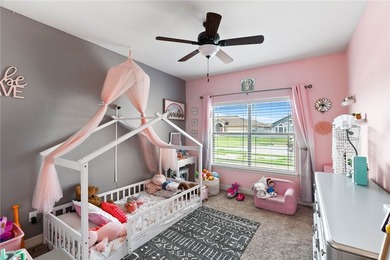 Welcome to 1121 Blackbuck Lane! Right when you step through the - photo 9