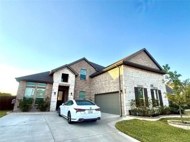 (private lake, pond, creek) Home For Sale in Grand Prairie Texas