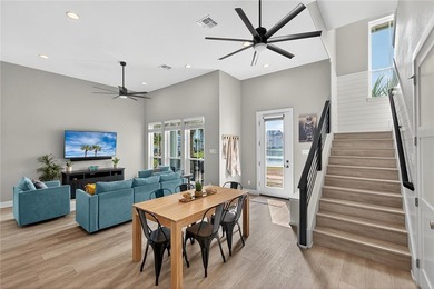 A REMARKABLE LAKESIDE RETREAT IN THE HEART OF CINNAMON SHORE - photo 9