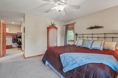 KILLARNEY LAKE PRIVACY. Gorgeous custom-built 3 bedroom, 2.5 - photo 15