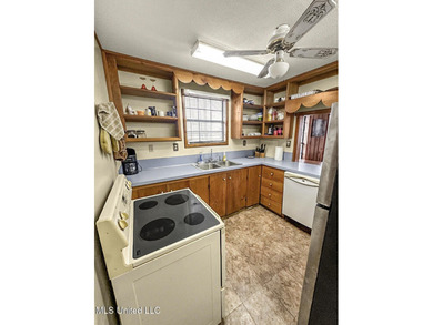 Welcome to lake life at 2067 Pecan Grove Road in Woodville - photo 26