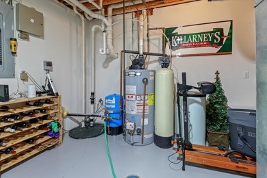KILLARNEY LAKE PRIVACY. Gorgeous custom-built 3 bedroom, 2.5 - photo 27