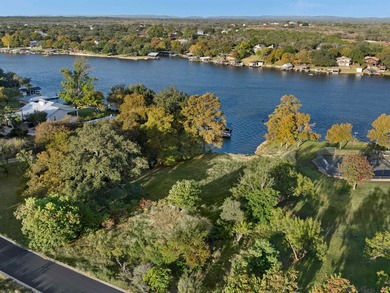 Set along the southern shores of Lake LBJ in coveted Blue Lake - photo 2
