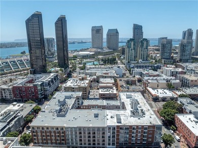 Stunning Turn-Key Corner Condo in the Heart of San Diego's - photo 32