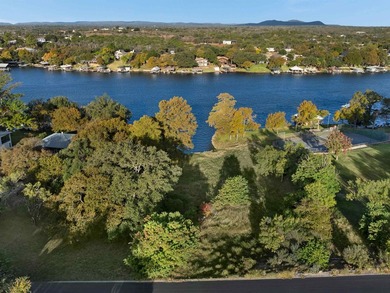 Set along the southern shores of Lake LBJ in coveted Blue Lake - photo 6